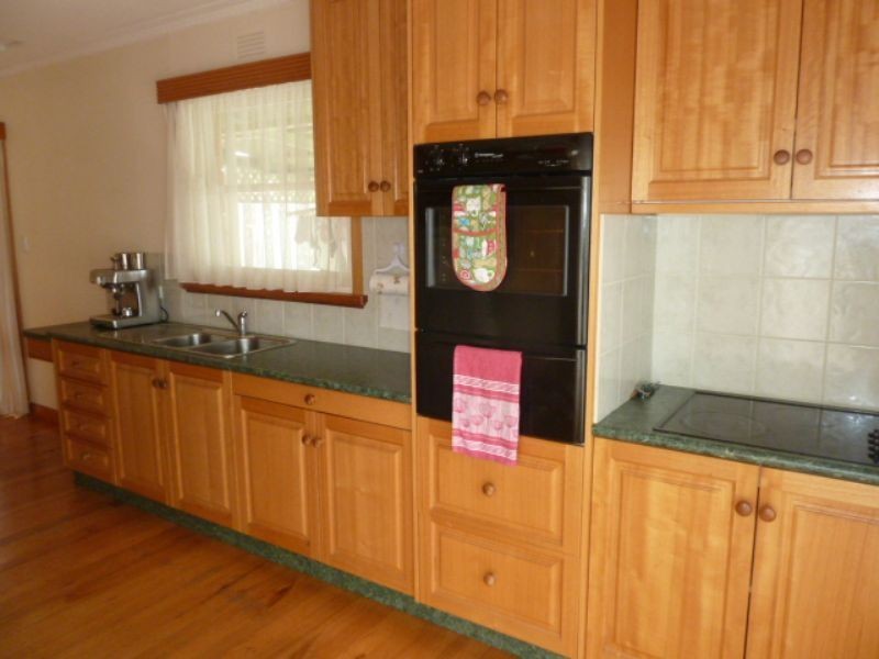 7 Malnhan Crescent, Newborough VIC 3825