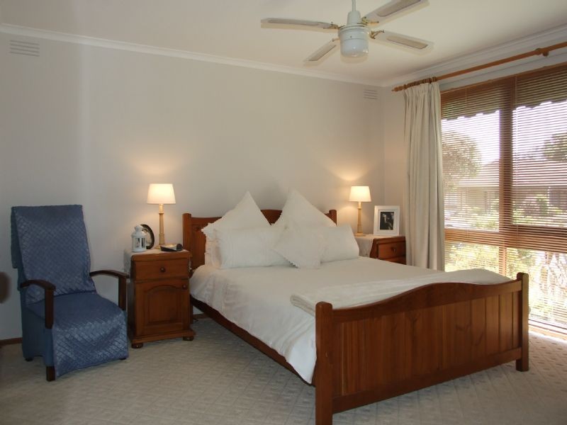 10 Crowe Court, Newborough VIC 3825