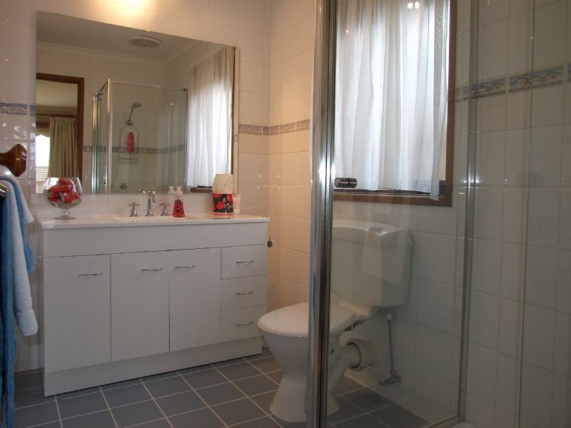 10 Crowe Court, Newborough VIC 3825