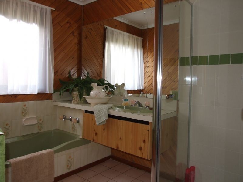 10 Crowe Court, Newborough VIC 3825