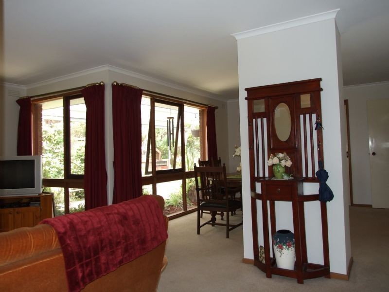 10 Crowe Court, Newborough VIC 3825