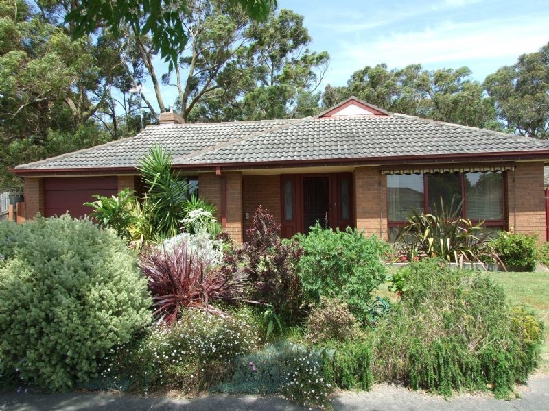 10 Crowe Court, Newborough VIC 3825