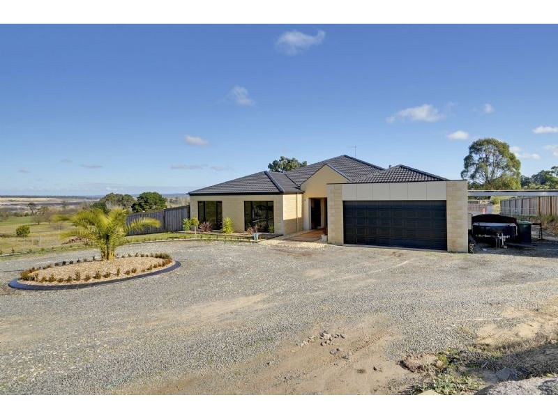 15 Hollander Drive, Yallourn North VIC 3825