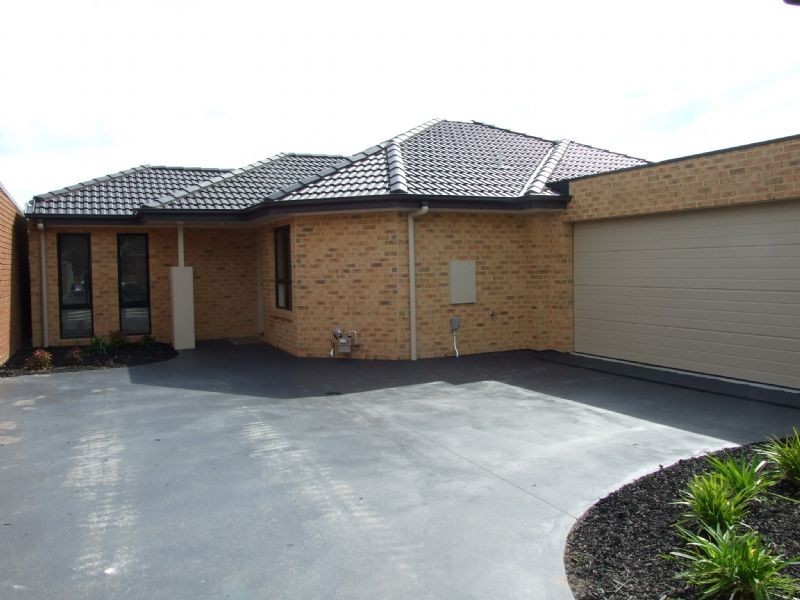 2/64 Service Road, Moe VIC 3825