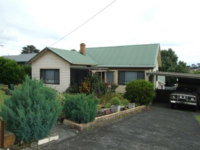7 Chamberlain Road, Newborough VIC 3825