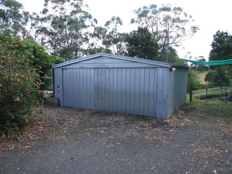 215 Quarry Road, Yallourn North VIC 3825