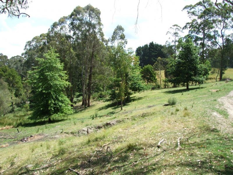 215 Quarry Road, Yallourn North VIC 3825