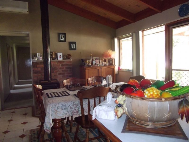 55 View Road, Hernes Oak VIC 3825