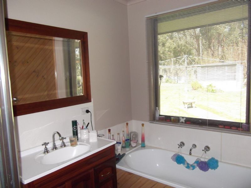 55 View Road, Hernes Oak VIC 3825