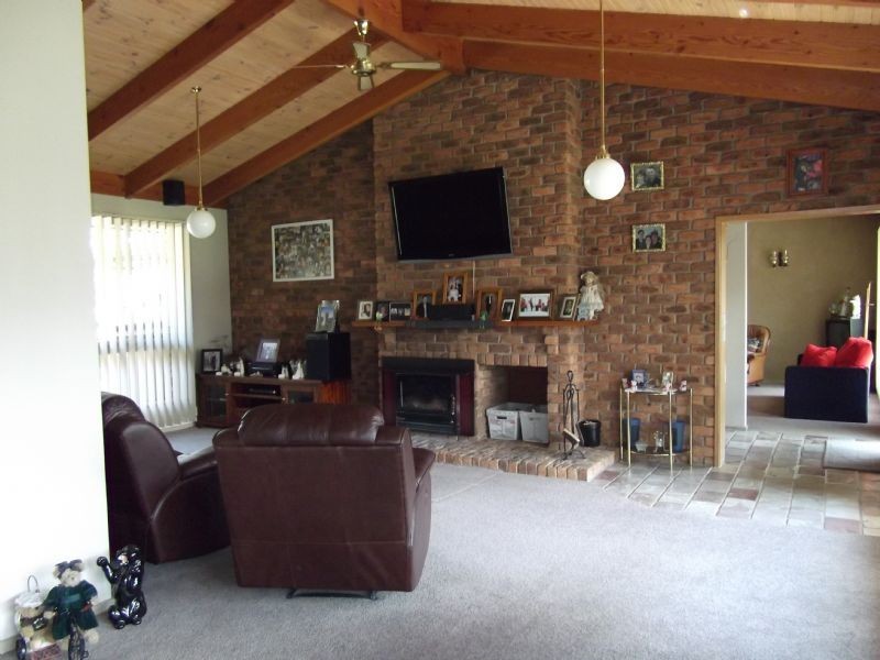 55 View Road, Hernes Oak VIC 3825