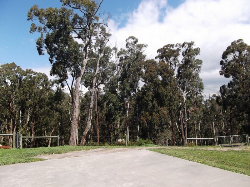 55 View Road, Hernes Oak VIC 3825