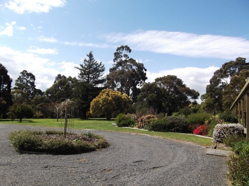 55 View Road, Hernes Oak VIC 3825