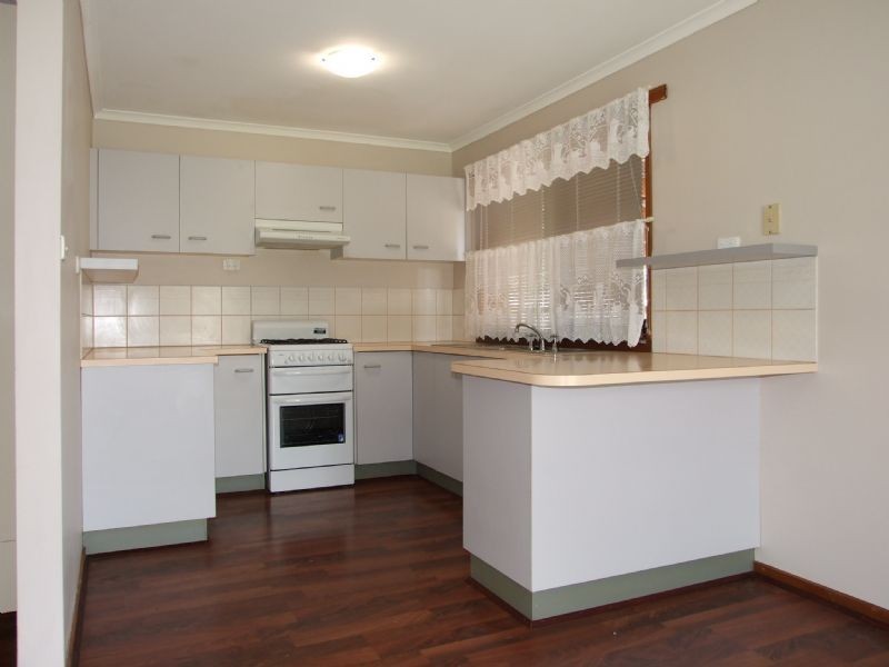 17 Randall Crescent, Moe VIC 3825