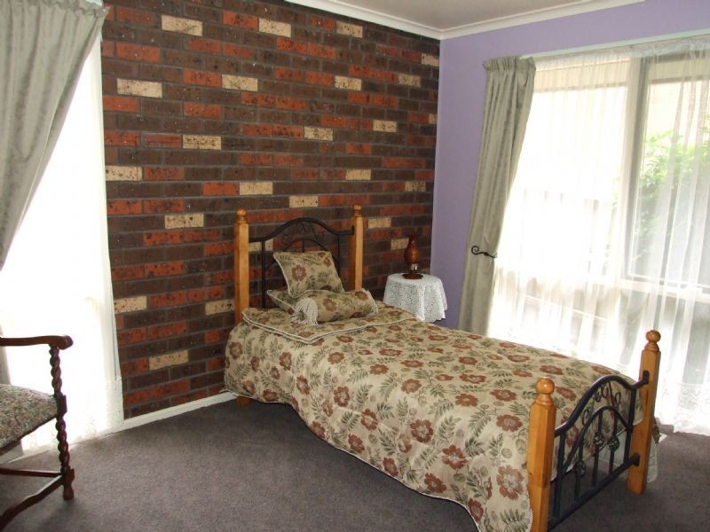 31 Smallburn Avenue, Newborough VIC 3825