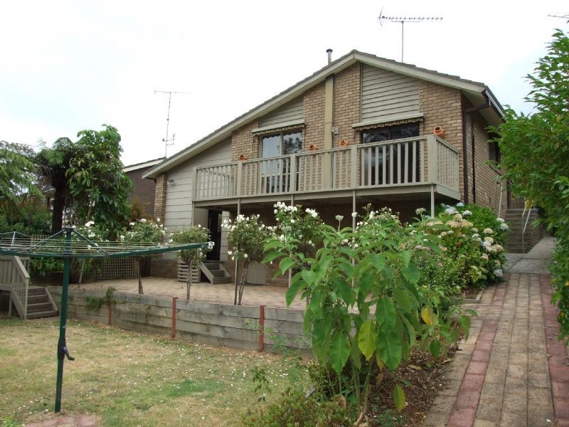 31 Smallburn Avenue, Newborough VIC 3825