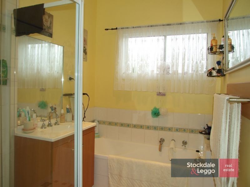 1 Windsor Avenue, Moe VIC 3825