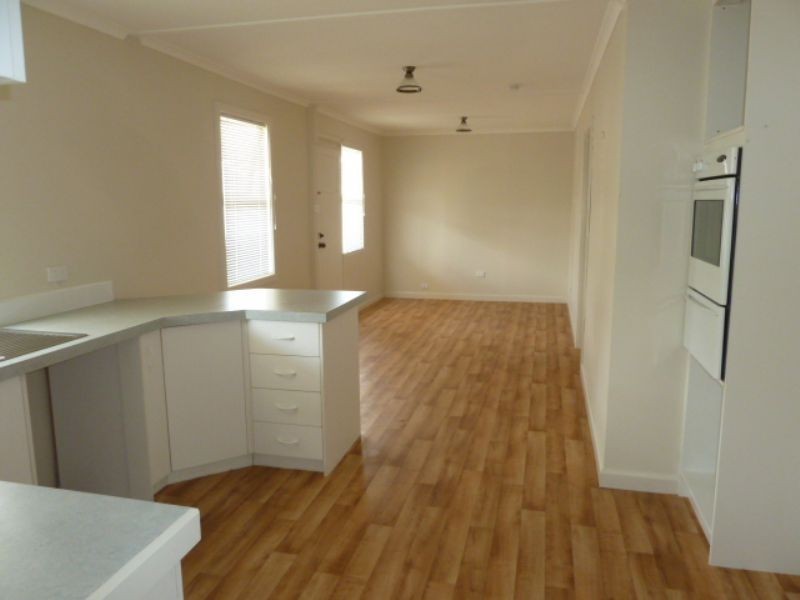 2/168 Narracan Drive, Newborough VIC 3825