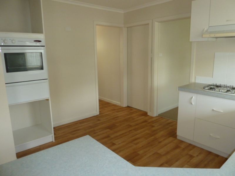 2/168 Narracan Drive, Newborough VIC 3825