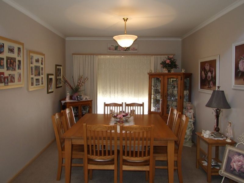 4 Sherwood Court, Newborough VIC 3825