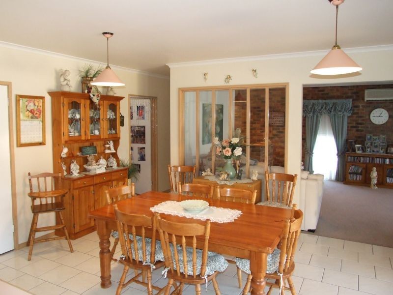 4 Sherwood Court, Newborough VIC 3825