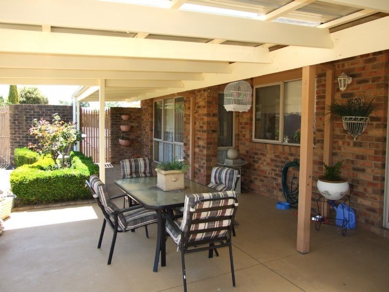 4 Sherwood Court, Newborough VIC 3825