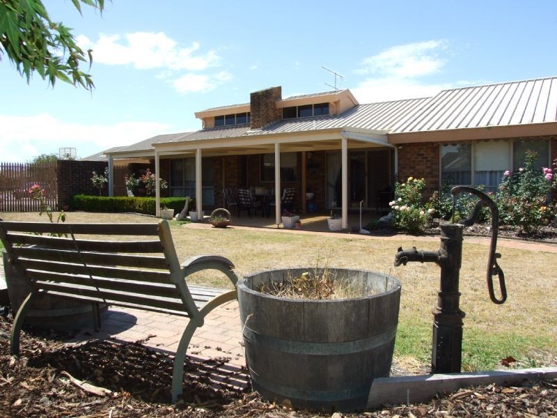 4 Sherwood Court, Newborough VIC 3825