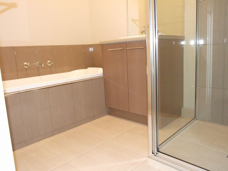 2/64 Service Road, Moe VIC 3825