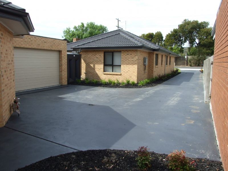 2/64 Service Road, Moe VIC 3825