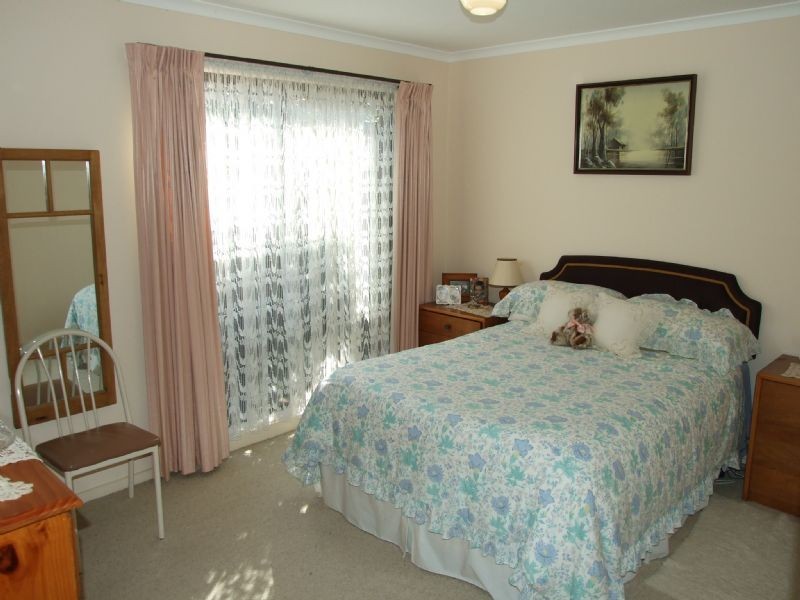 1/4 Baxter Court, Moe VIC 3825