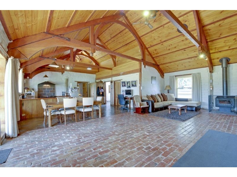 1004 Moe Willow Grove Road, Willow Grove VIC 3825