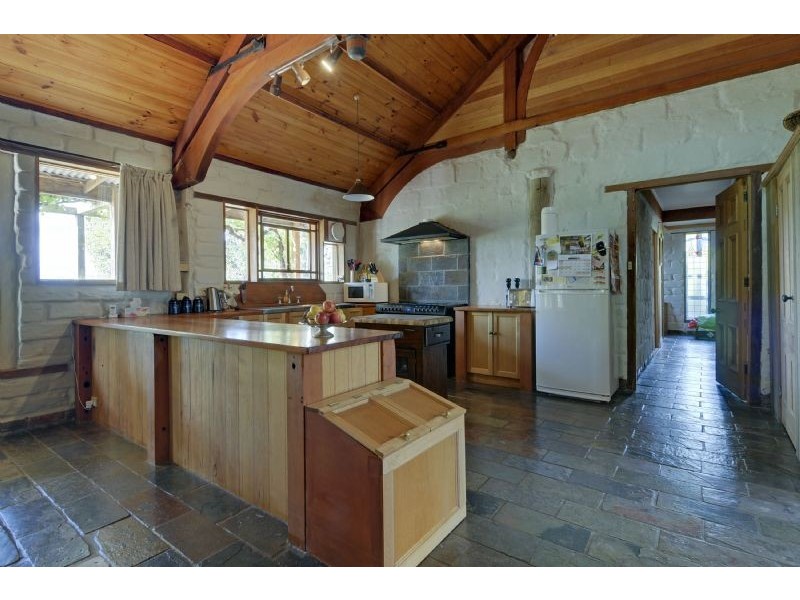 1004 Moe Willow Grove Road, Willow Grove VIC 3825