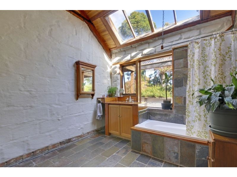 1004 Moe Willow Grove Road, Willow Grove VIC 3825