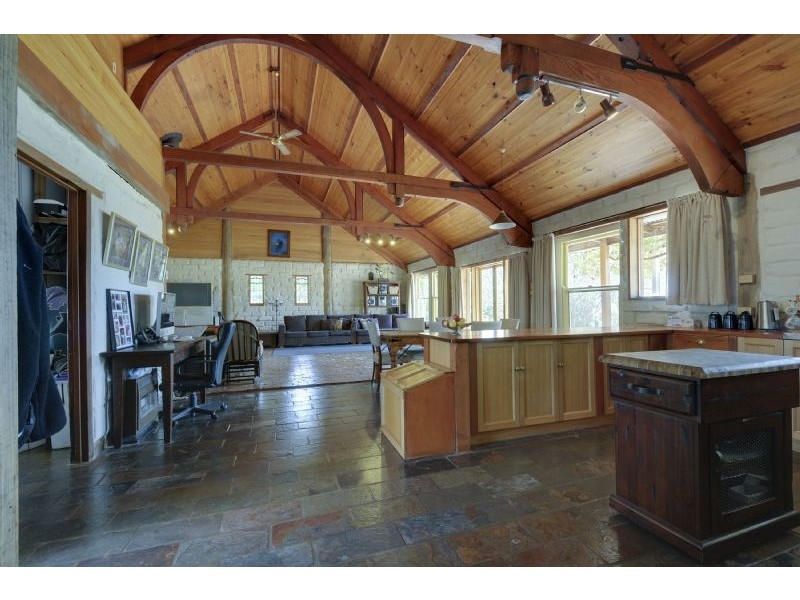 1004 Moe Willow Grove Road, Willow Grove VIC 3825