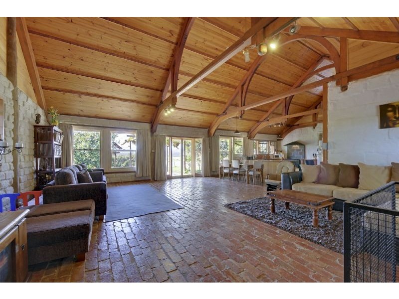 1004 Moe Willow Grove Road, Willow Grove VIC 3825