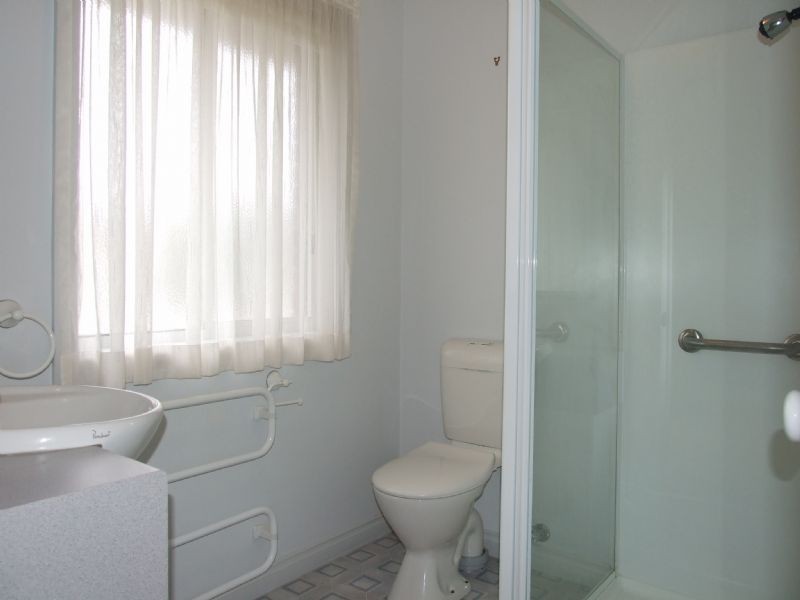 4/25 Ollerton Avenue, Newborough VIC 3825