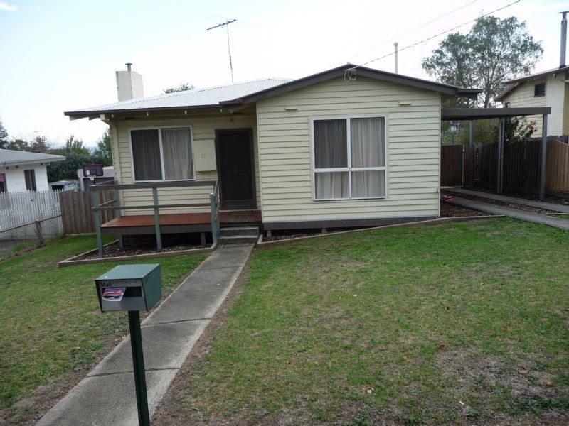 11 Lincoln Street, Moe VIC 3825