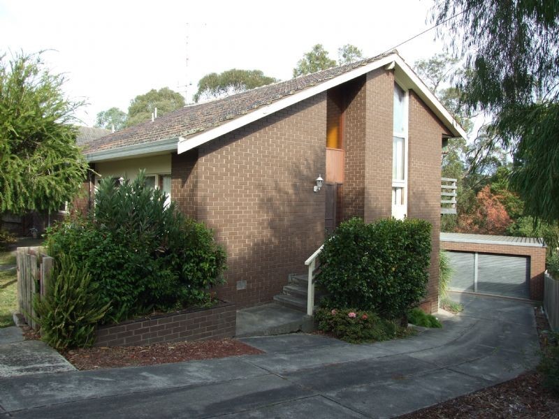 33 Smallburn Avenue, Newborough VIC 3825