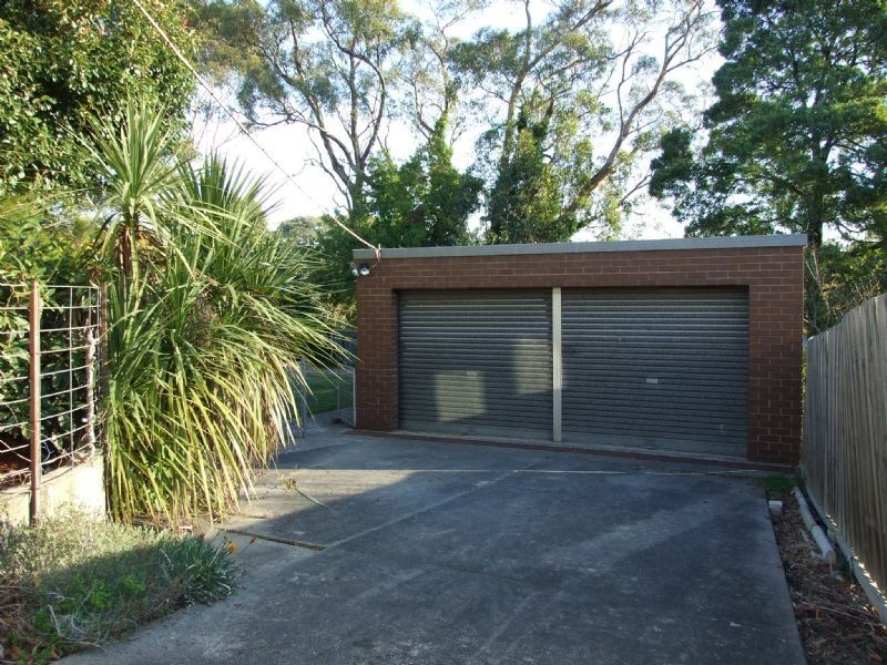 33 Smallburn Avenue, Newborough VIC 3825
