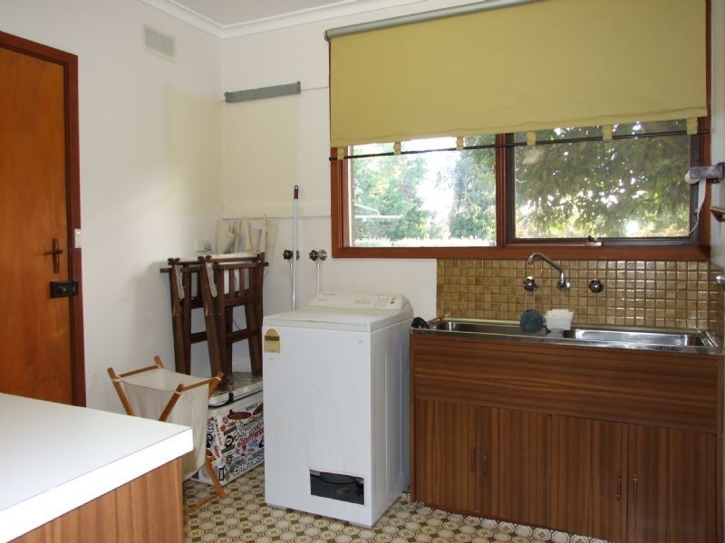 33 Smallburn Avenue, Newborough VIC 3825