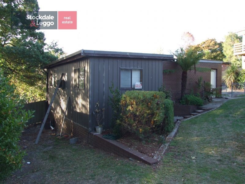 33 Smallburn Avenue, Newborough VIC 3825