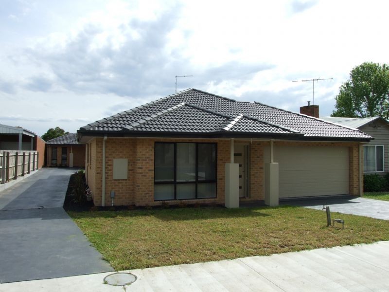 1/64 Service Road, Moe VIC 3825