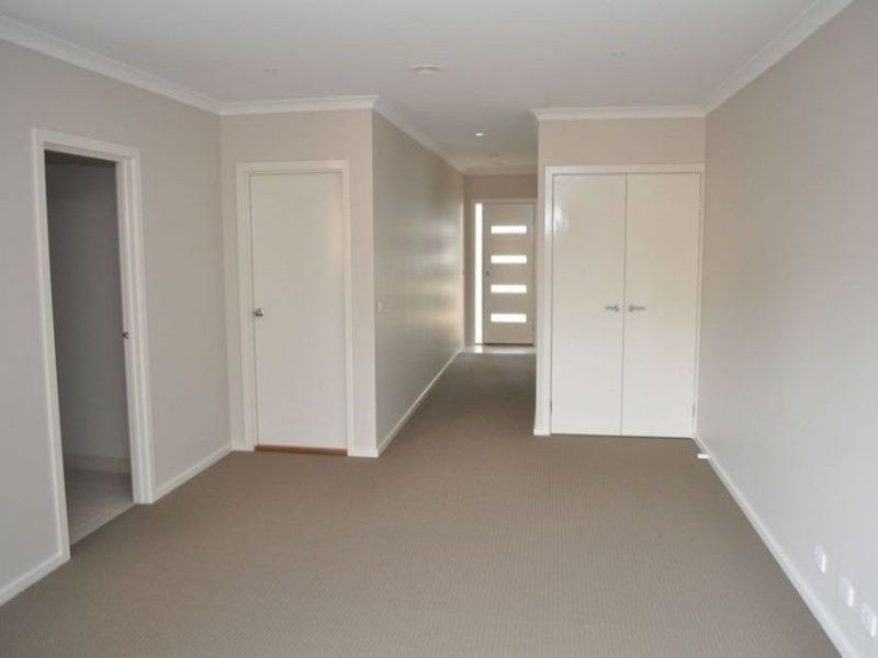 1/64 Service Road, Moe VIC 3825