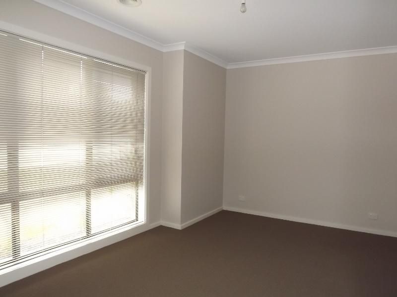 1/64 Service Road, Moe VIC 3825