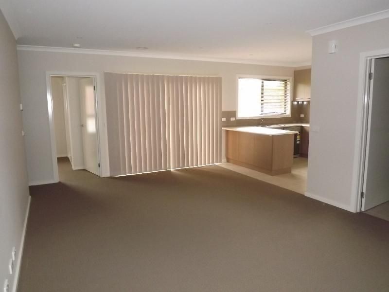 1/64 Service Road, Moe VIC 3825