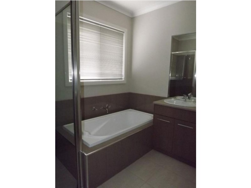 1/64 Service Road, Moe VIC 3825