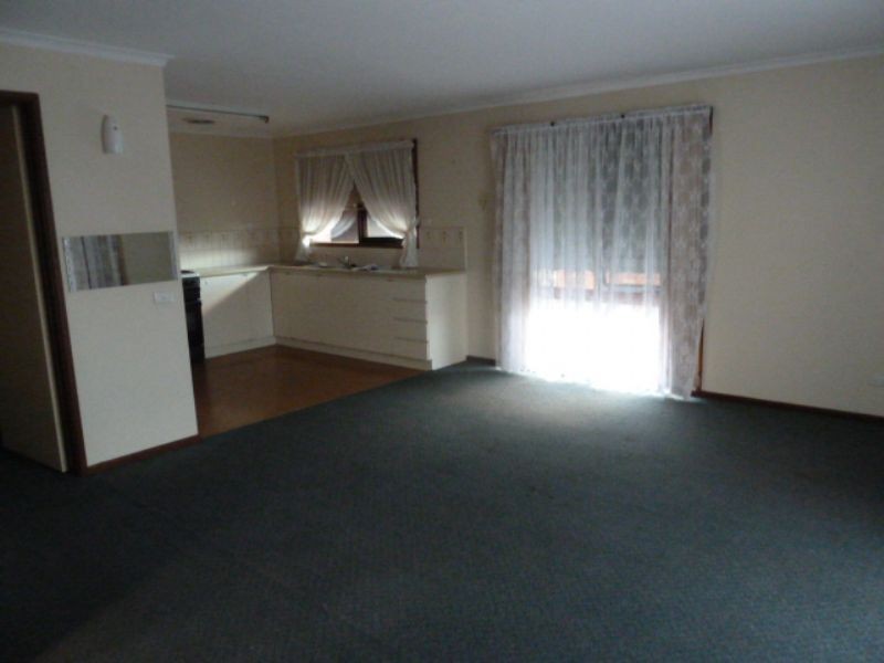 3/32 Saxtons Drive, Moe VIC 3825