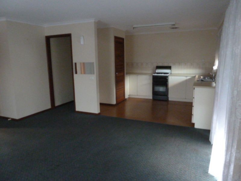 3/32 Saxtons Drive, Moe VIC 3825