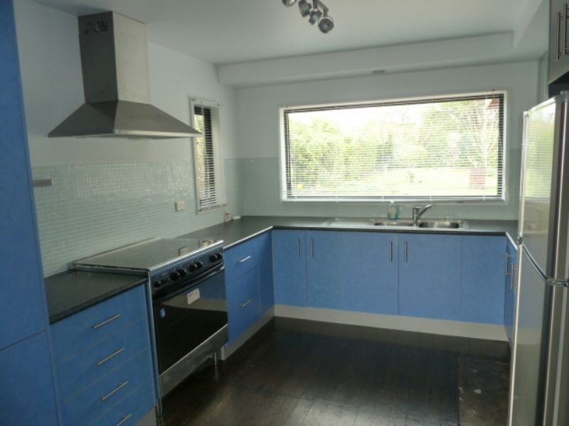 11 Mirboo Street, Newborough VIC 3825