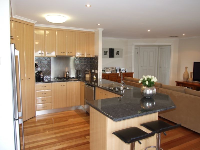 24 Comans Way, Moe VIC 3825