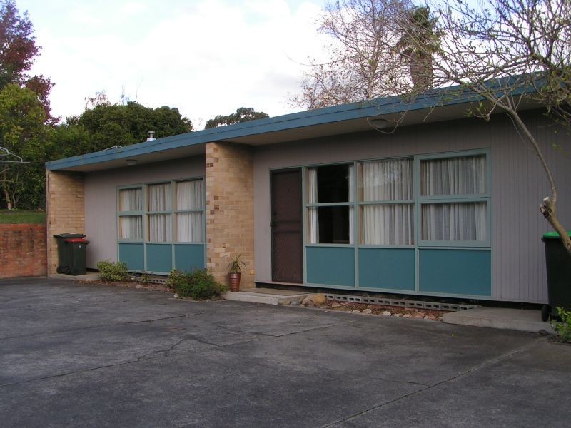 2/8 Chamberlain Road, Newborough VIC 3825